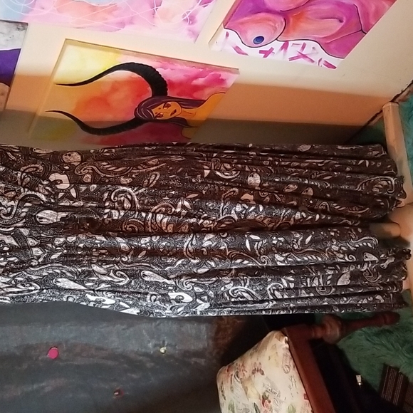 Black and White Patterned Dress - Picture 6 of 8